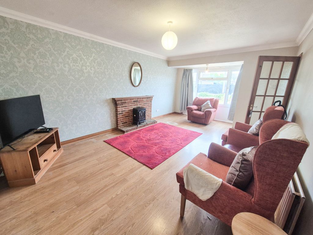 Property photo 3 of 16 Living Room