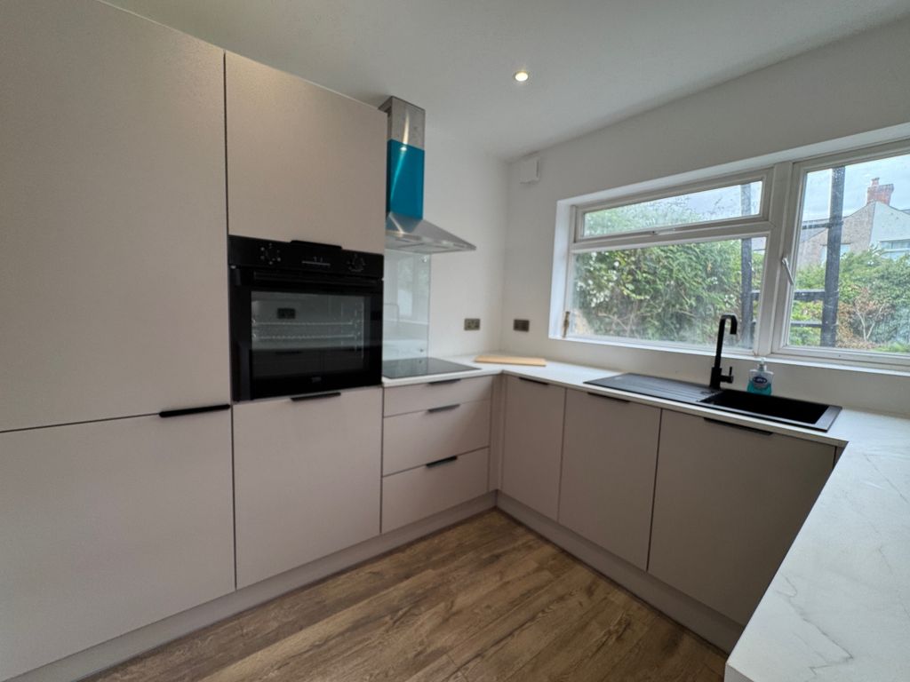 Property photo 1 of 11 0F499Fa1-5034-4A10-A046-Fcd1751Ea3c9