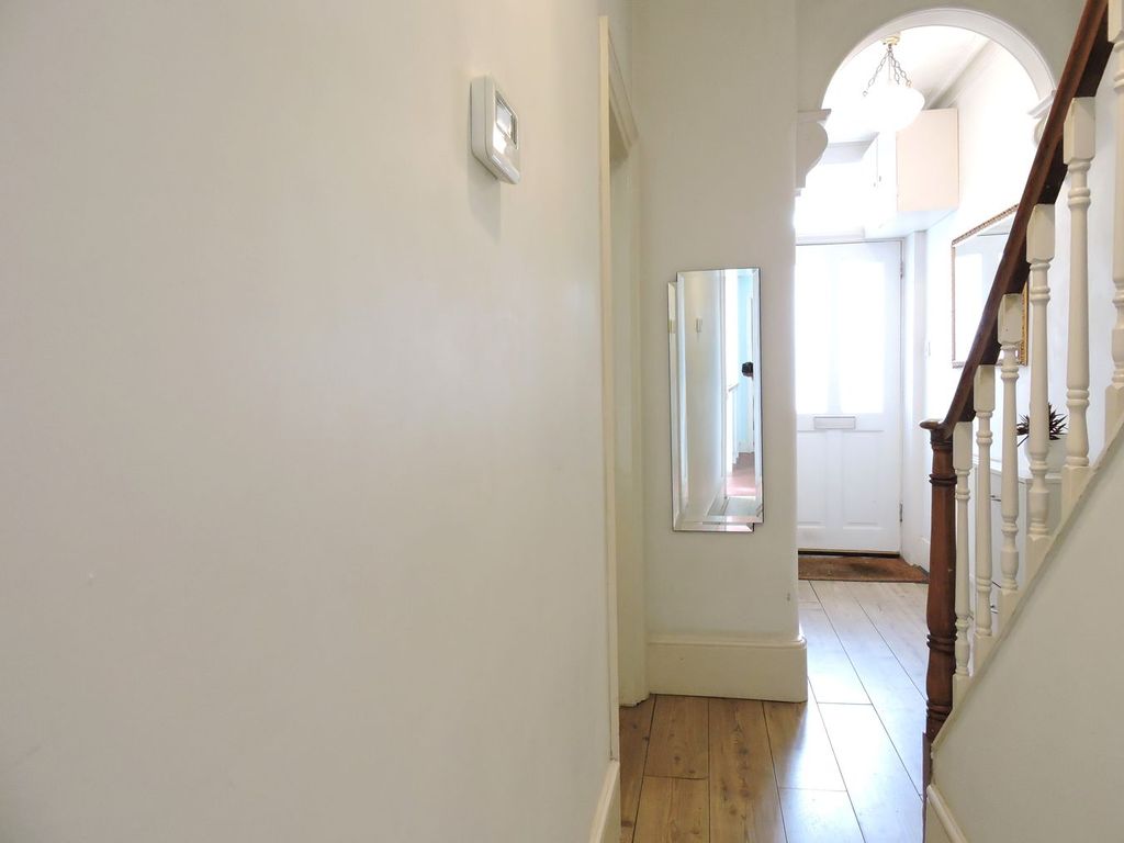 Property photo 3 of 24