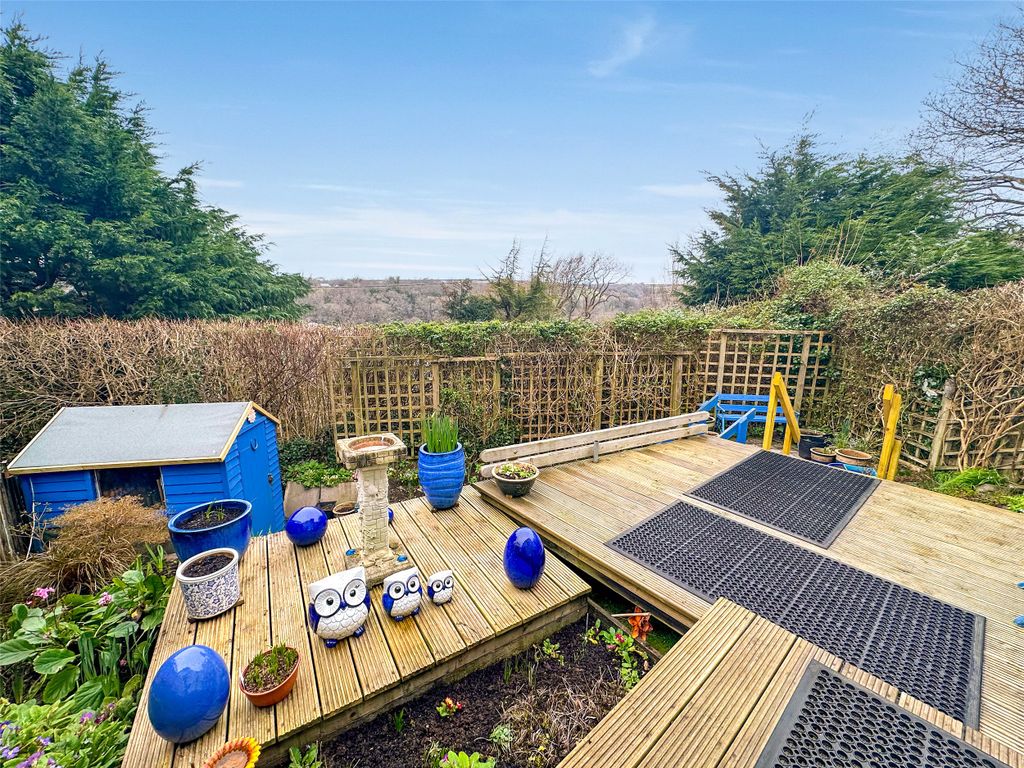 Property photo 3 of 13 3 - Picture No. 04