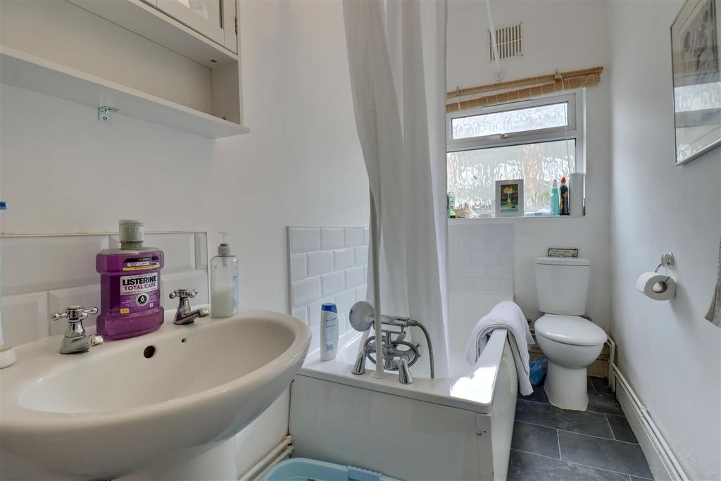 Property photo 3 of 8 Bathroom