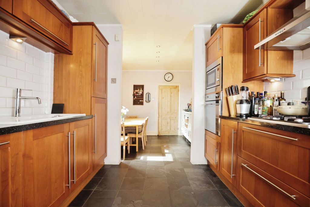 Property photo 2 of 17 Photography