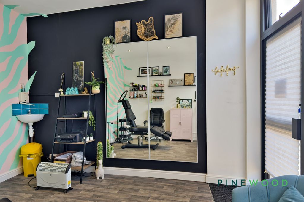 Property photo 3 of 6 Main Shop