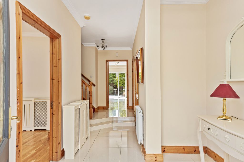 Property photo 3 of 32
