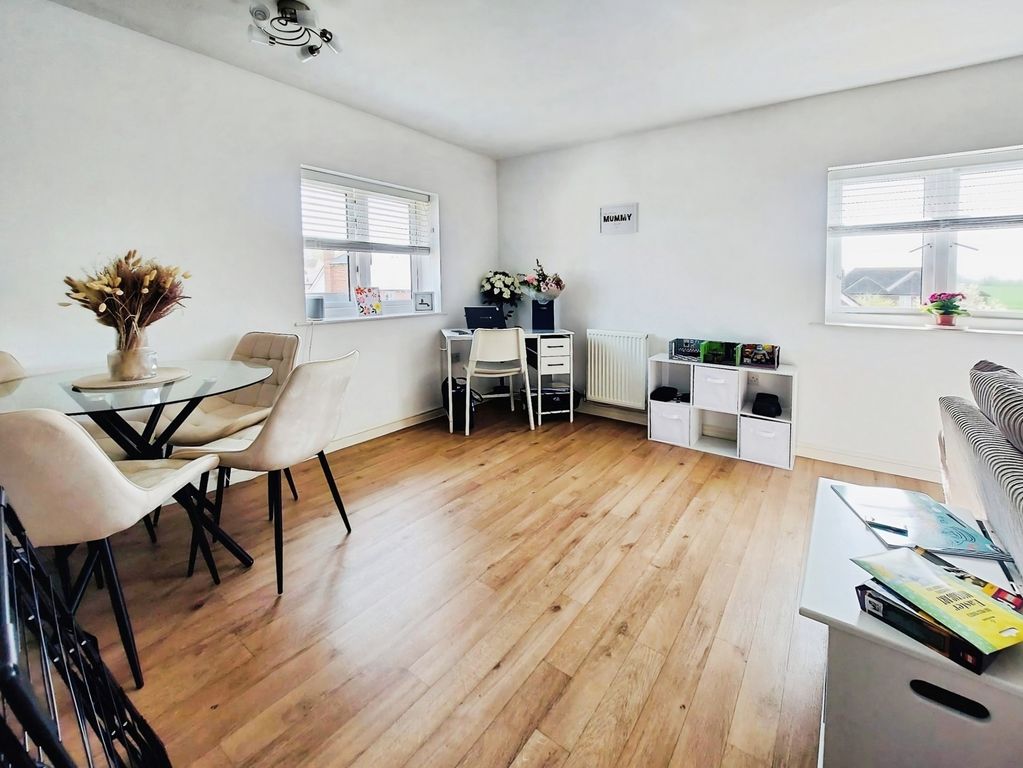 Property photo 3 of 10 Pbox-Img.Jpg