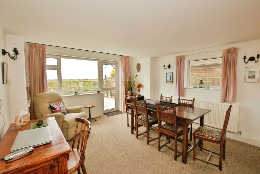 Property photo 3 of 20 Pbox-Img.Jpg