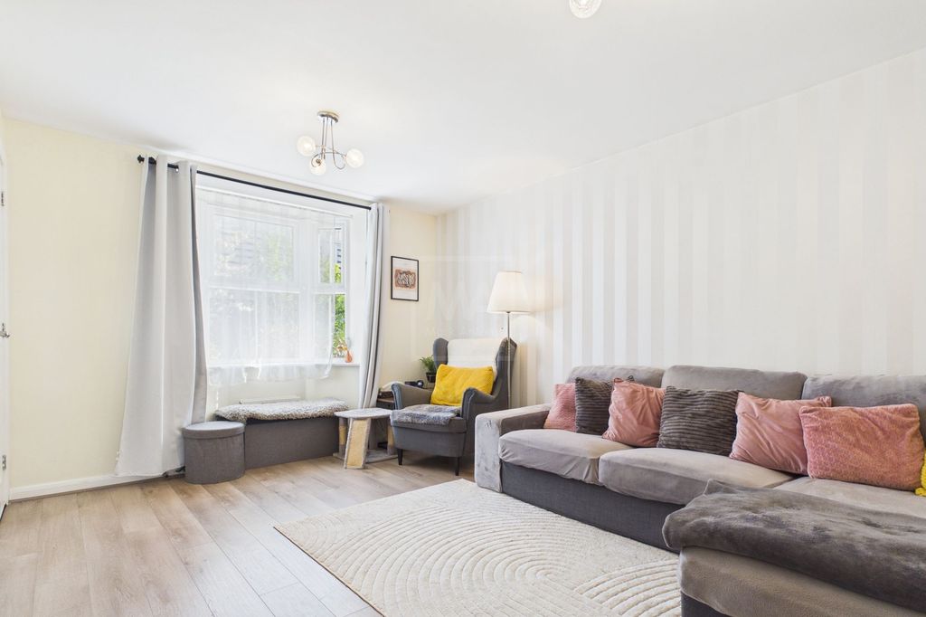 Property photo 2 of 18 Living Room