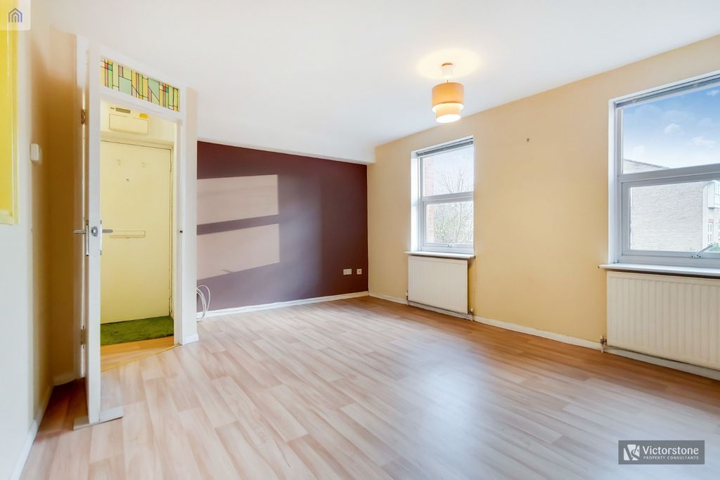 Property photo 3 of 15 1100395