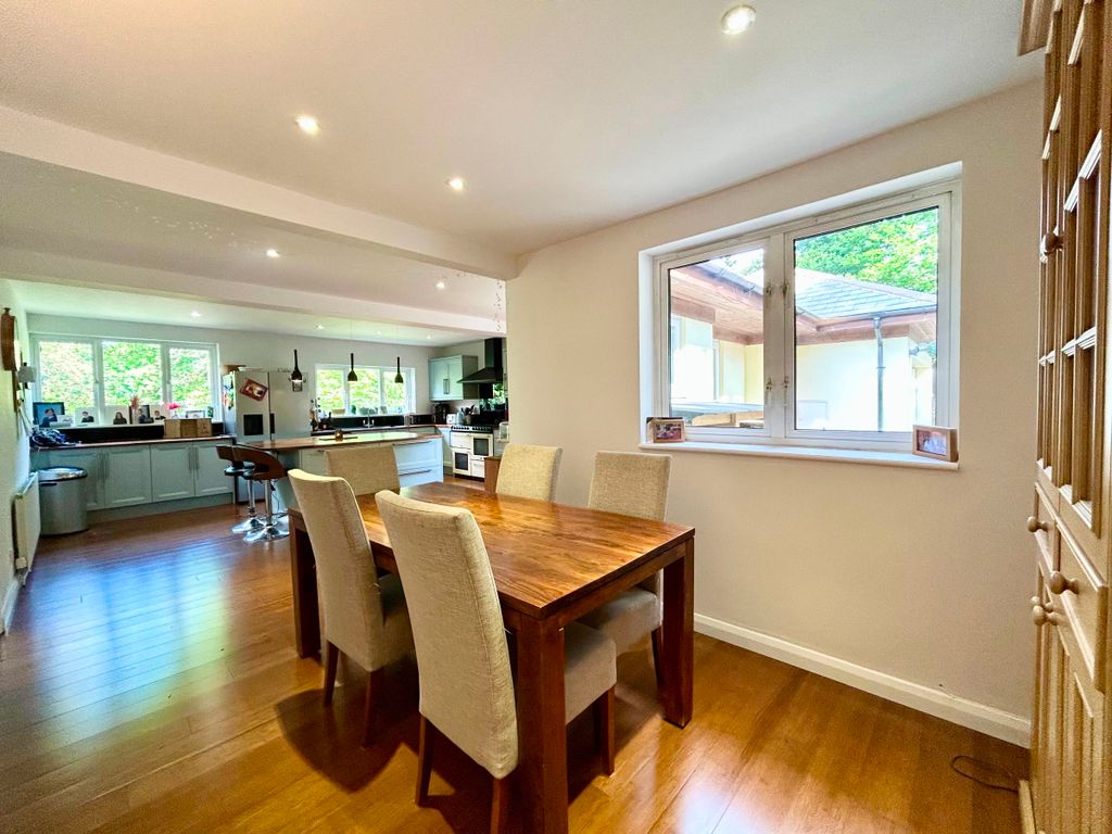Property photo 3 of 32