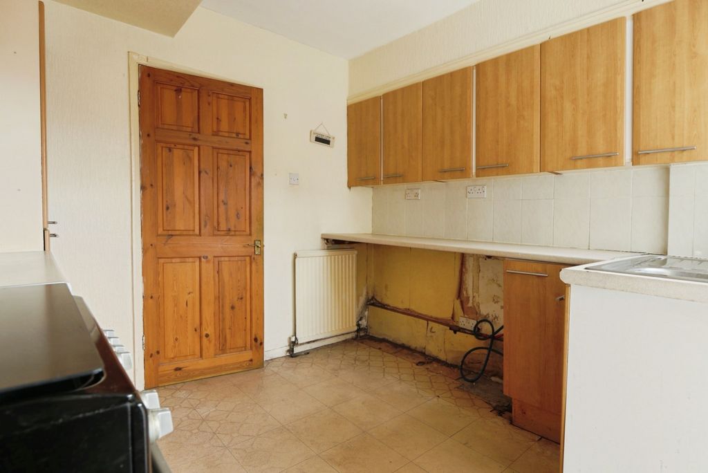 Property photo 3 of 17 4095109