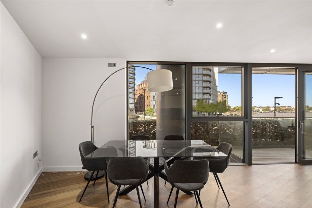 Property photo 3 of 12 Dining