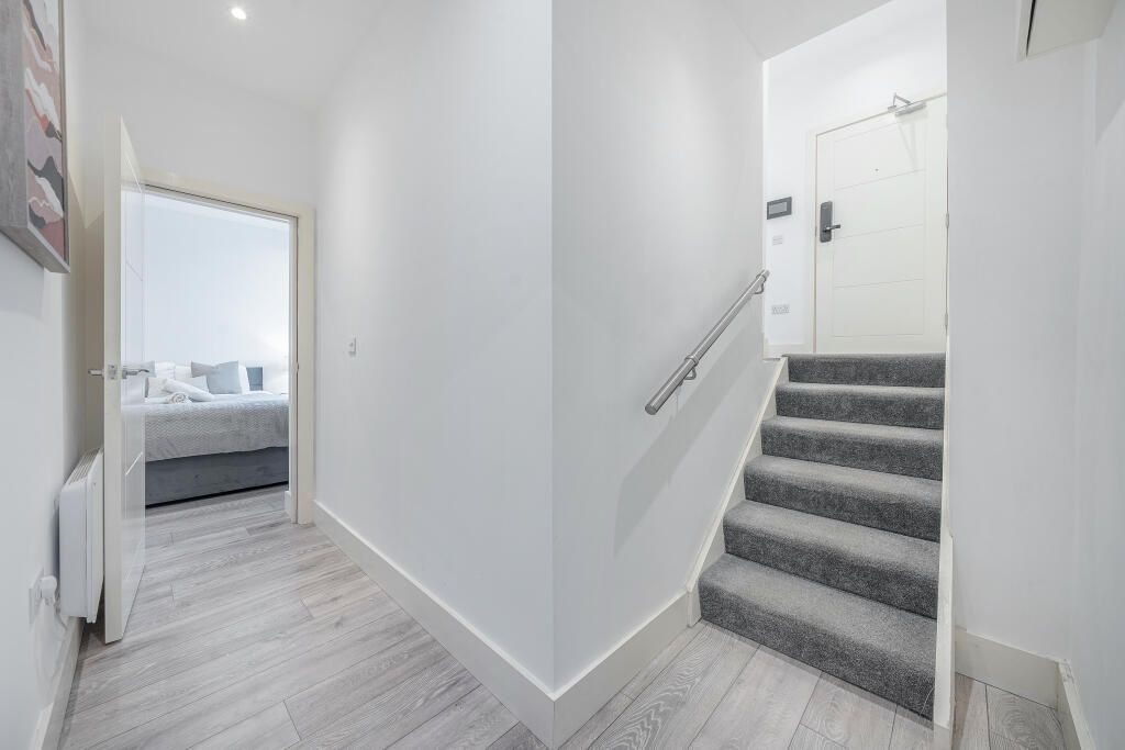 Additional image 18 of 10 bed flat for saleFlat 1-7 Avenir Heights, Avenir Heights, Station Approach Road, Coulsdon CR5