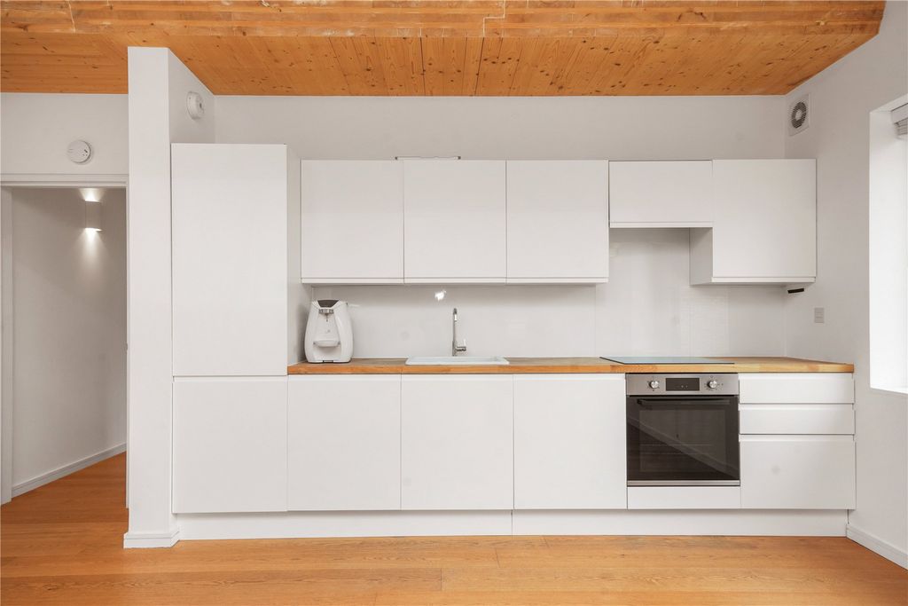 Property photo 3 of 6 Picture No. 19