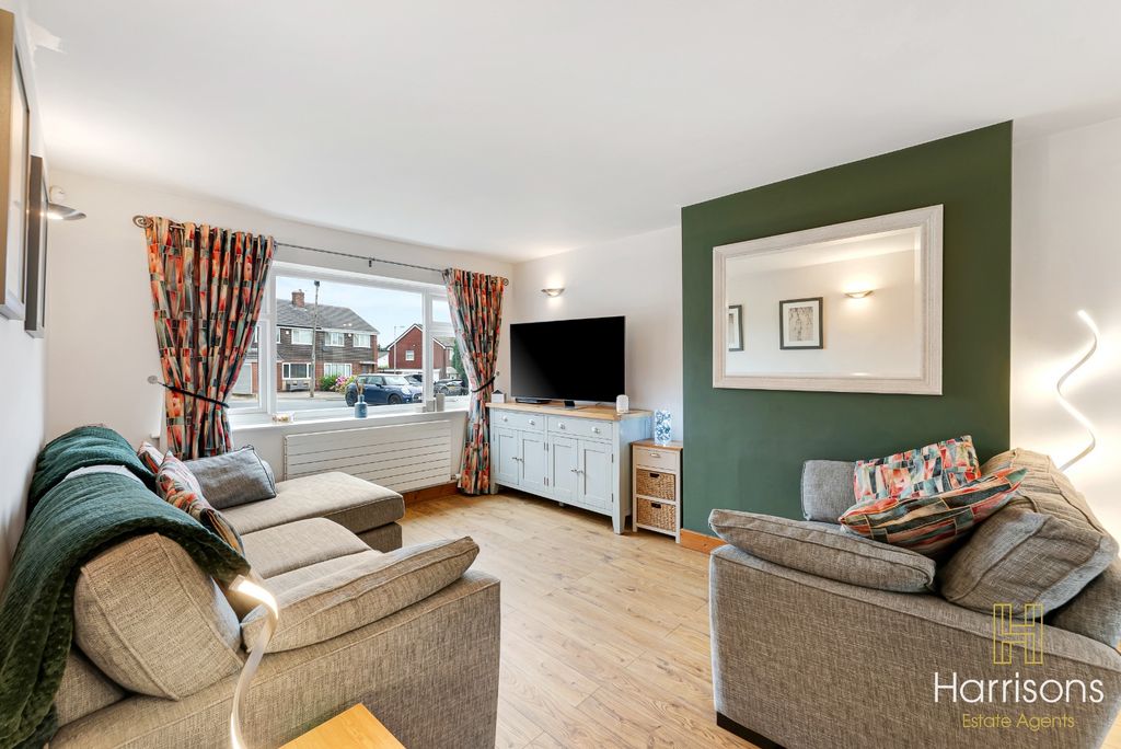 Property photo 3 of 42 4988489