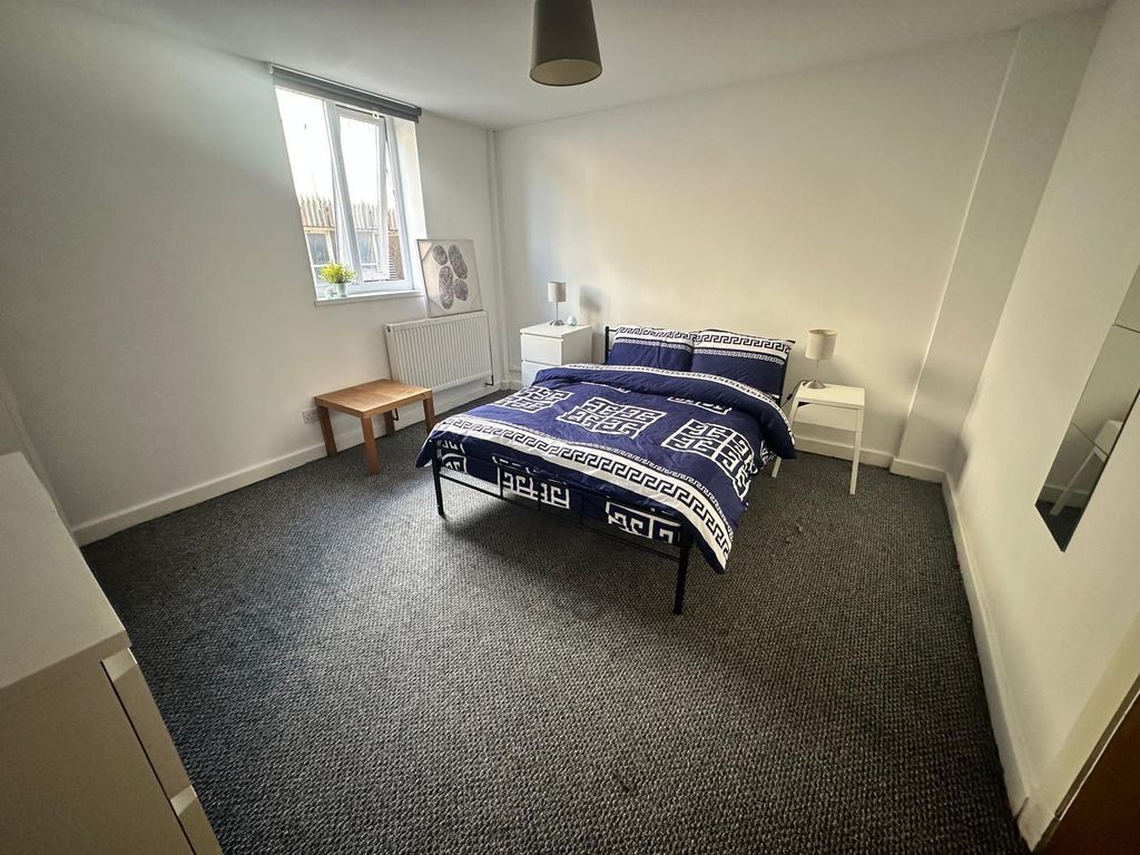 Property photo 1 of 3