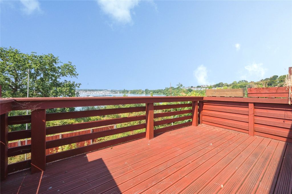 Property photo 2 of 18 Picture No. 33