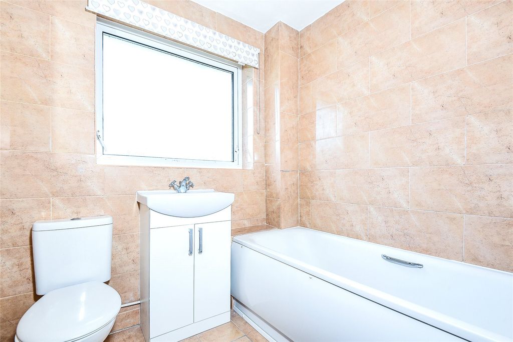 Property photo 3 of 8 Bathroom