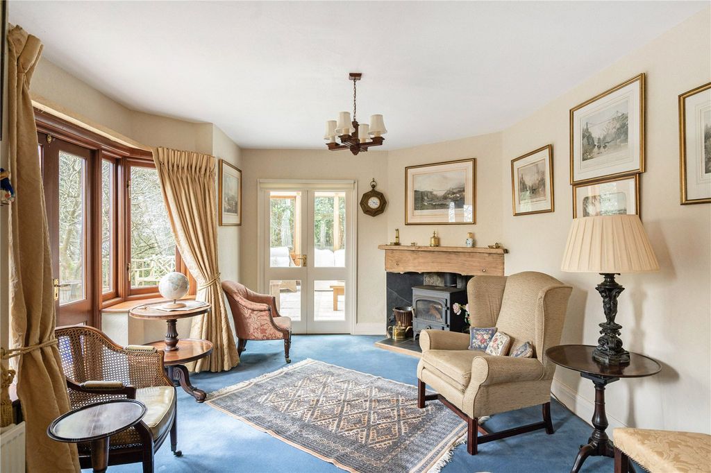 Property photo 2 of 14 Living Room