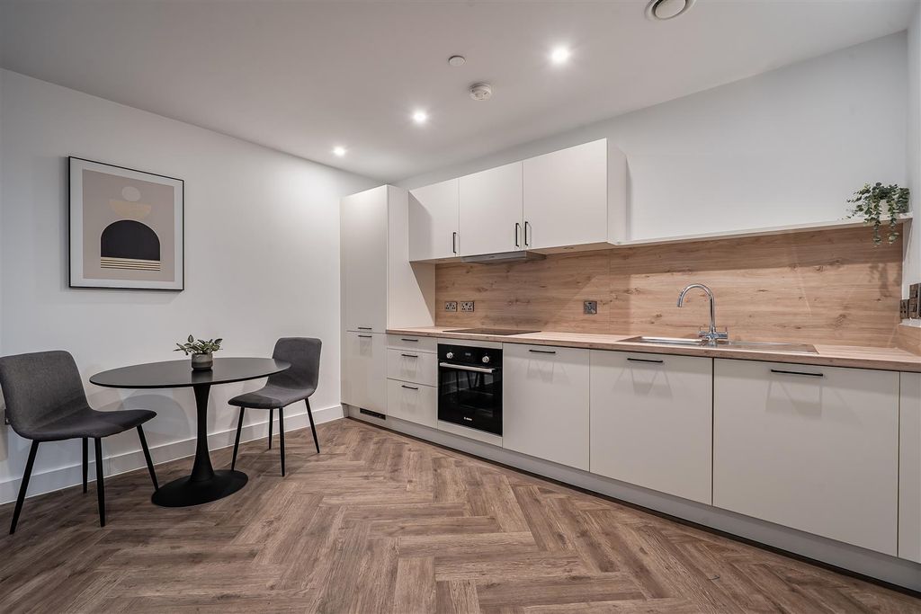 Property photo 3 of 13 1424437-6-69Aac77375823.Jpg