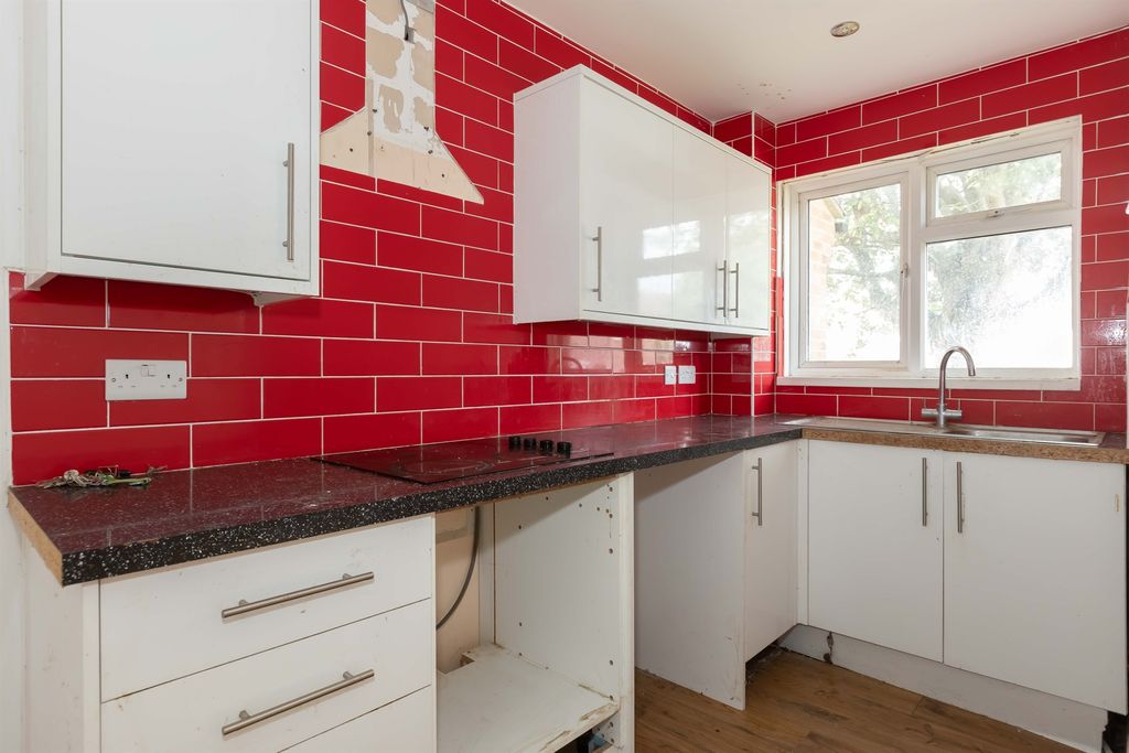 Property photo 3 of 7