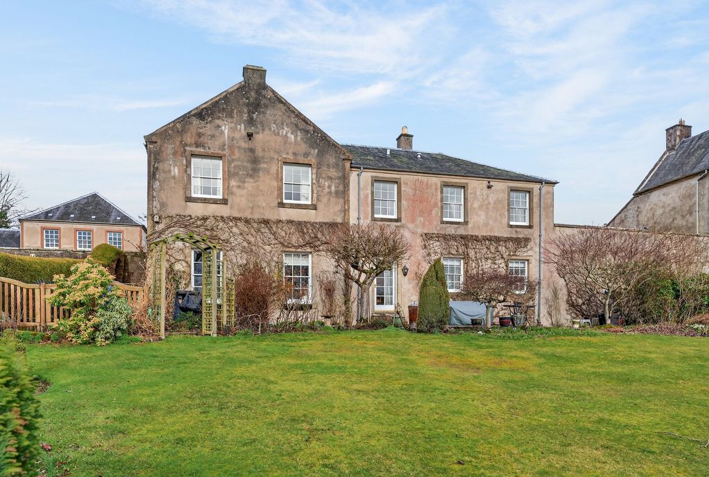 Property photo 2 of 33