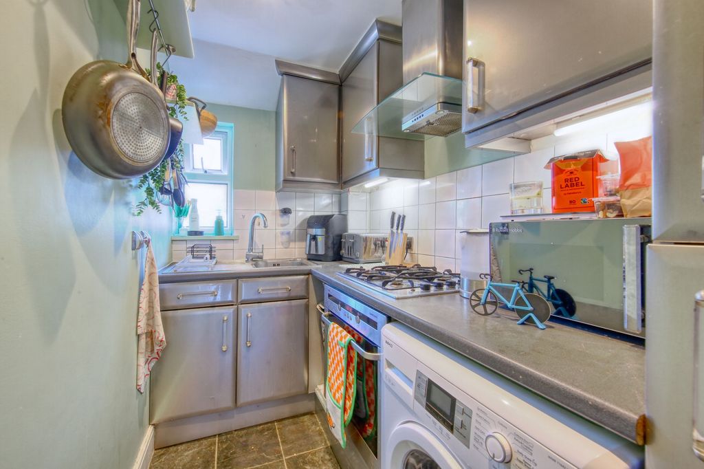 Property photo 3 of 9 Photo 14