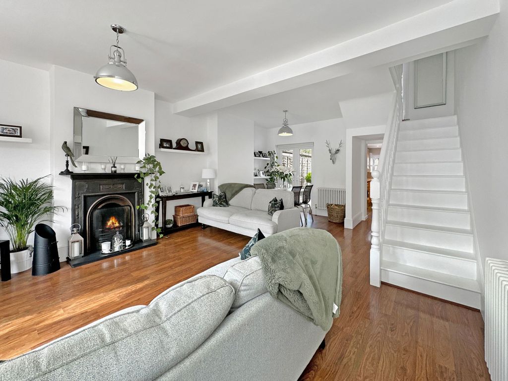 Property photo 2 of 13