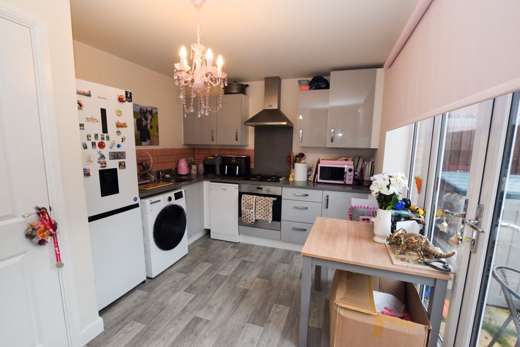 Property photo 3 of 13