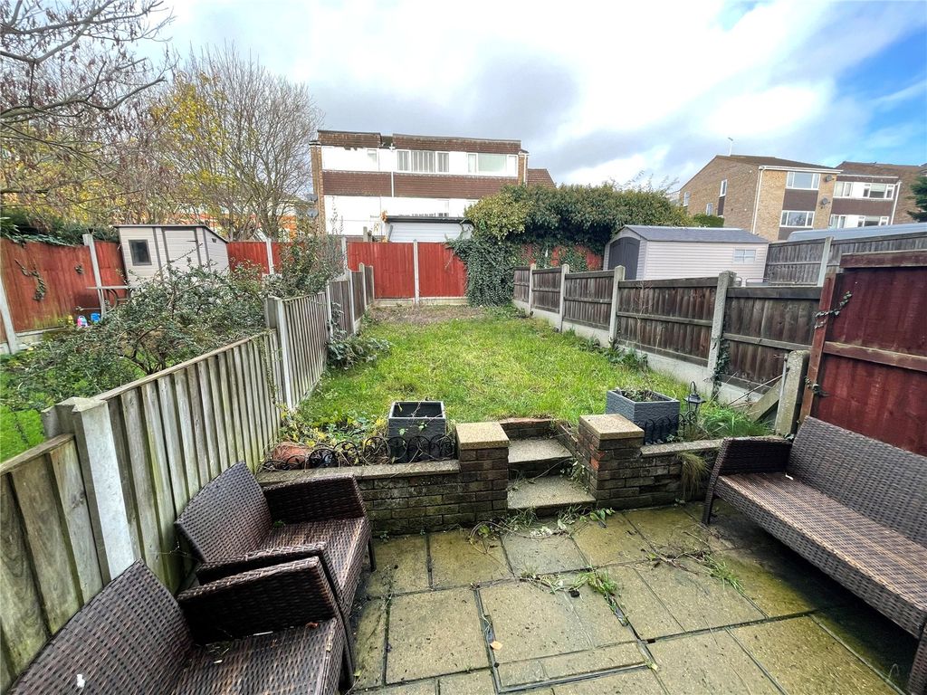 Property photo 2 of 8 External