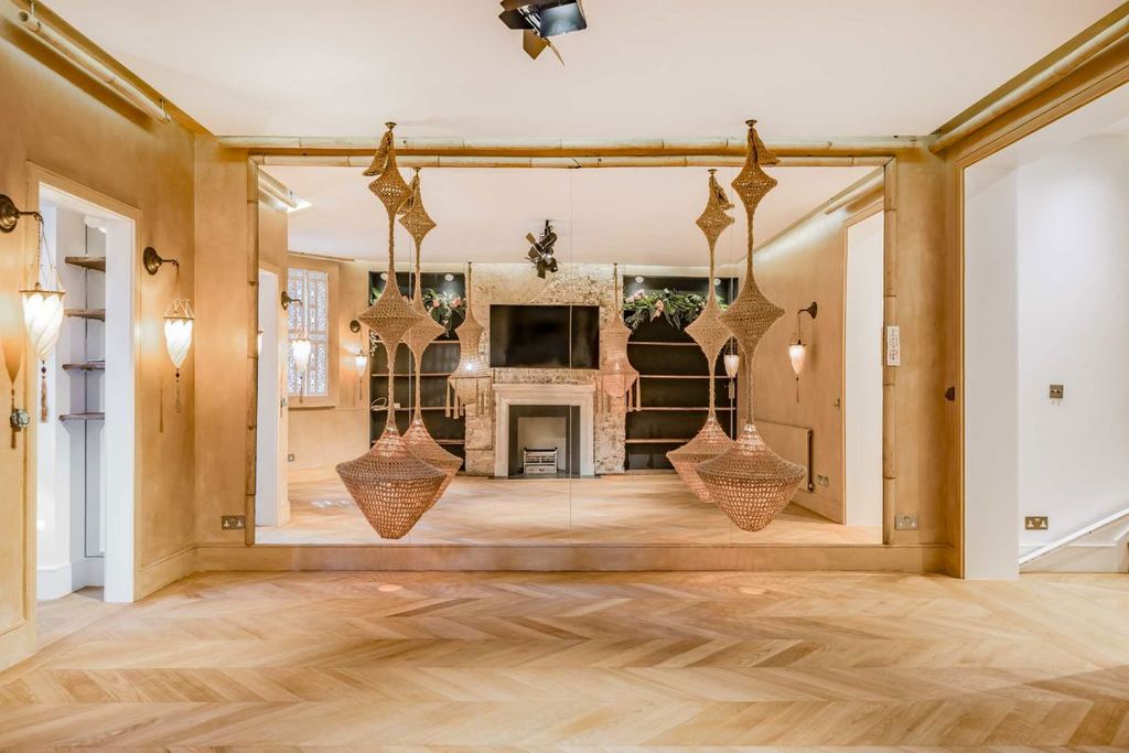 Property photo 3 of 10