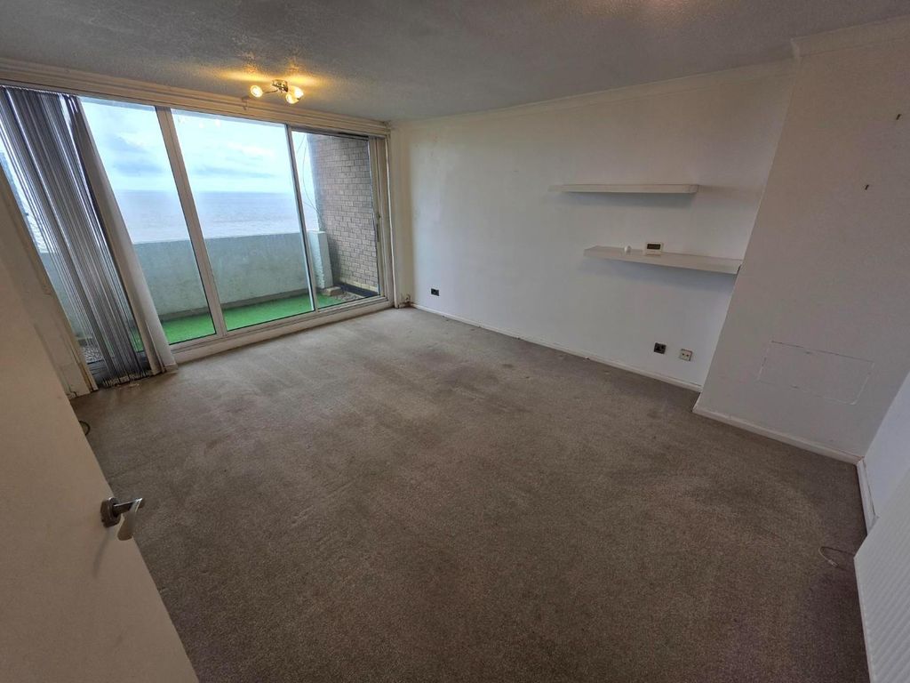 Property photo 3 of 10 Living Room