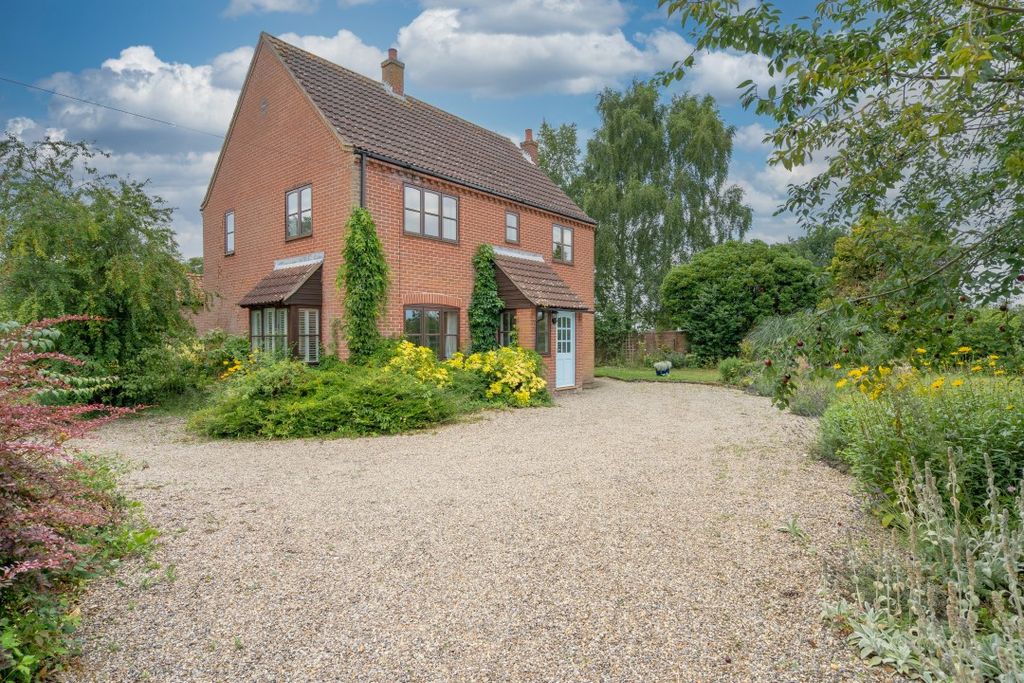 Property photo 1 of 27
