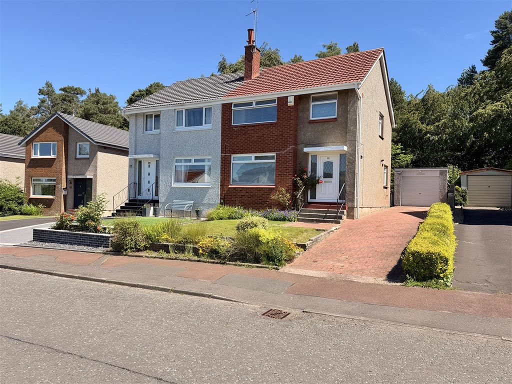 Property photo 1 of 17 External