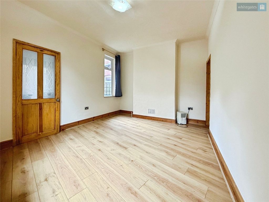Property photo 3 of 13 Picture No. 16
