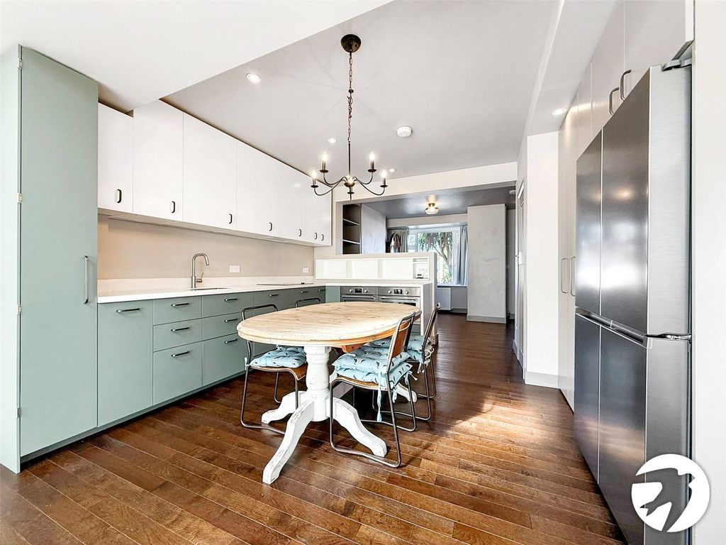 Property photo 2 of 18 Kitchen