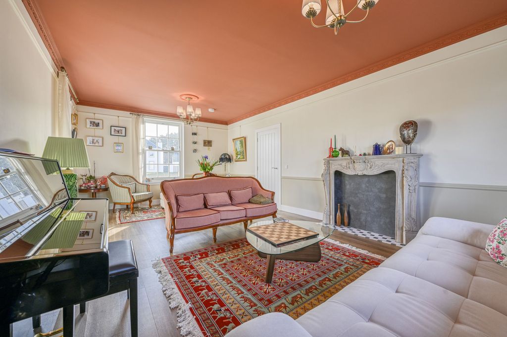 Property photo 3 of 38