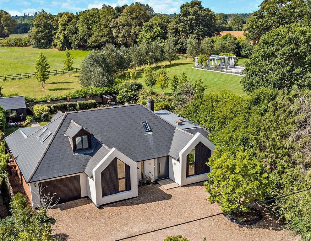 Property photo 1 of 17 Picture No. 23
