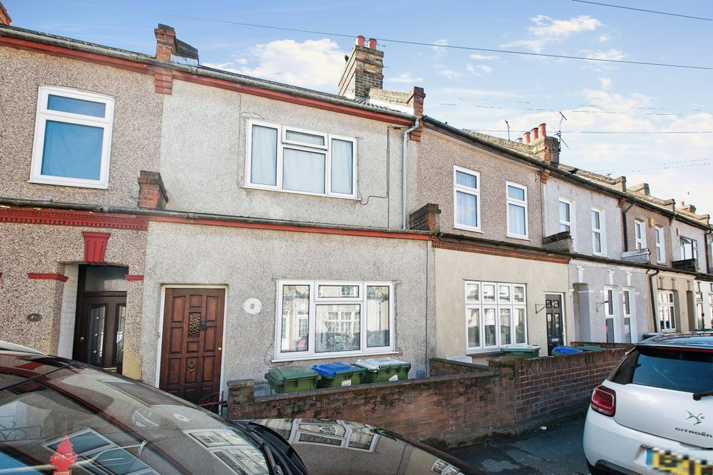 Property photo 2 of 20