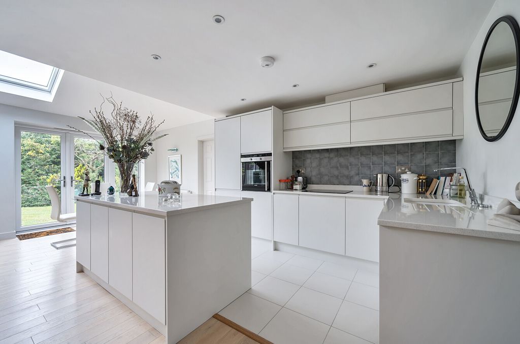 Property photo 2 of 15 1331143-5-6888E9A...