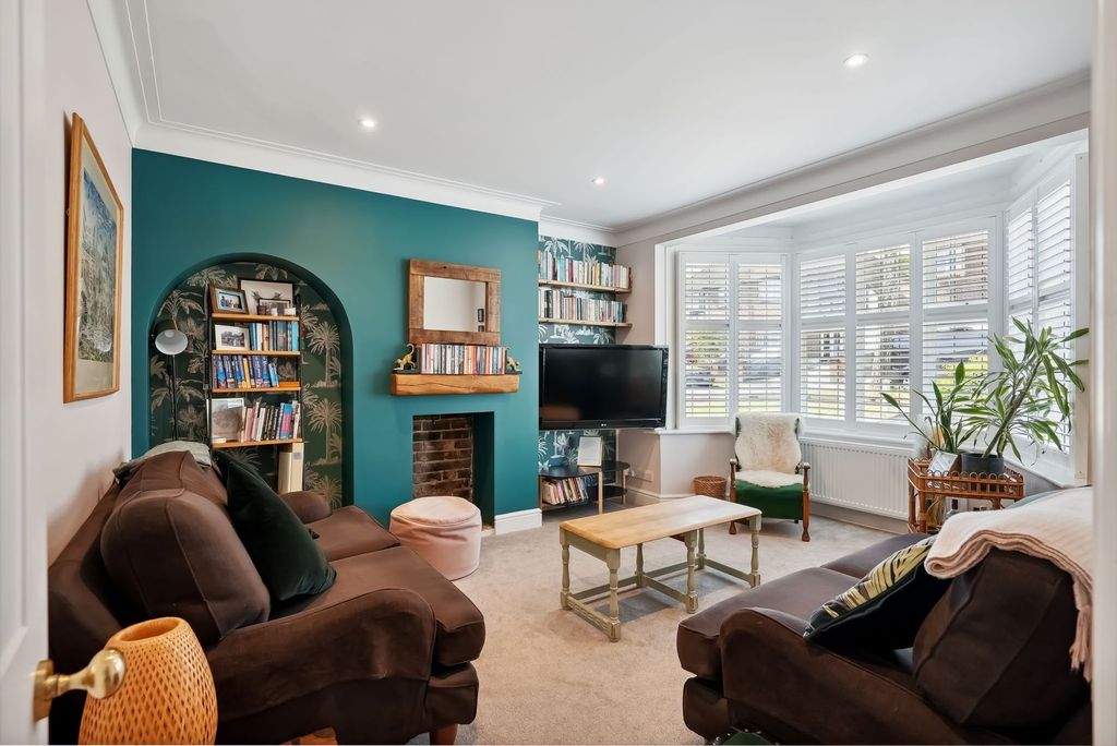 Property photo 1 of 16