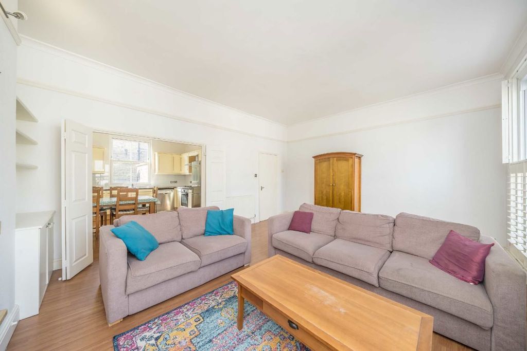 Property photo 2 of 8