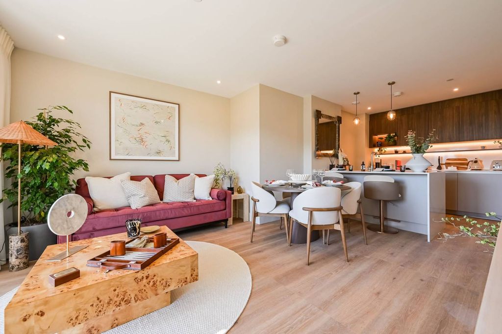 Property photo 1 of 23