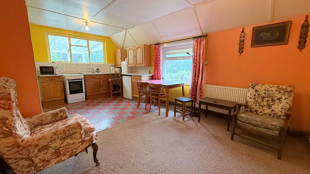 Property photo 2 of 16 Kitchen