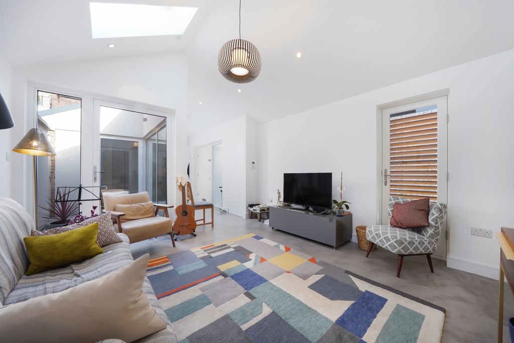 Property photo 1 of 15