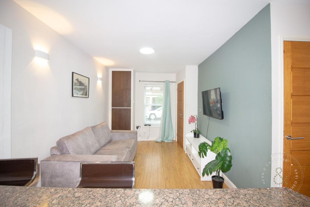 Property photo 2 of 12 Upperkincraig-09.Jpg