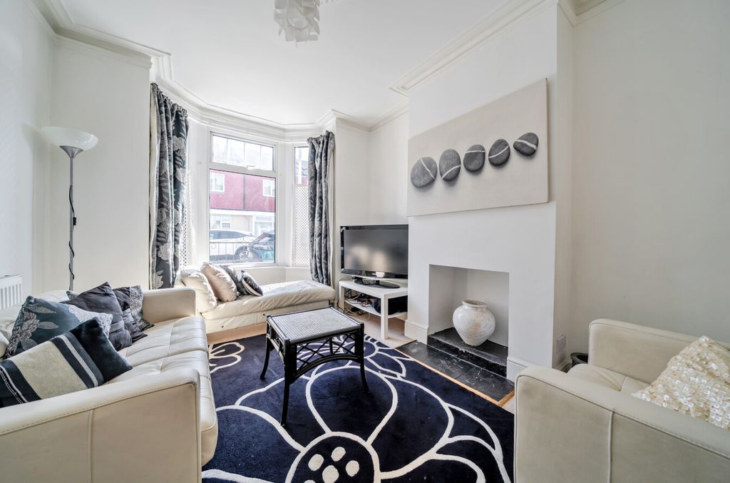 Property photo 2 of 13 1456296-10-69Fe51...
