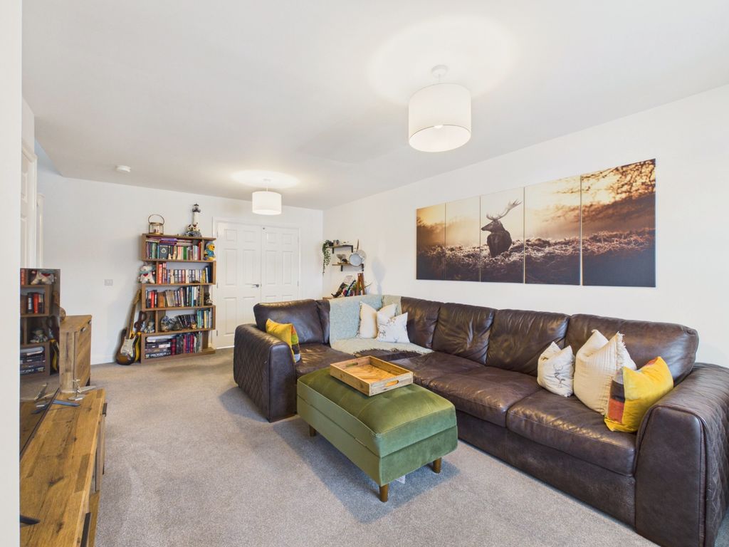 Property photo 3 of 18 5550314