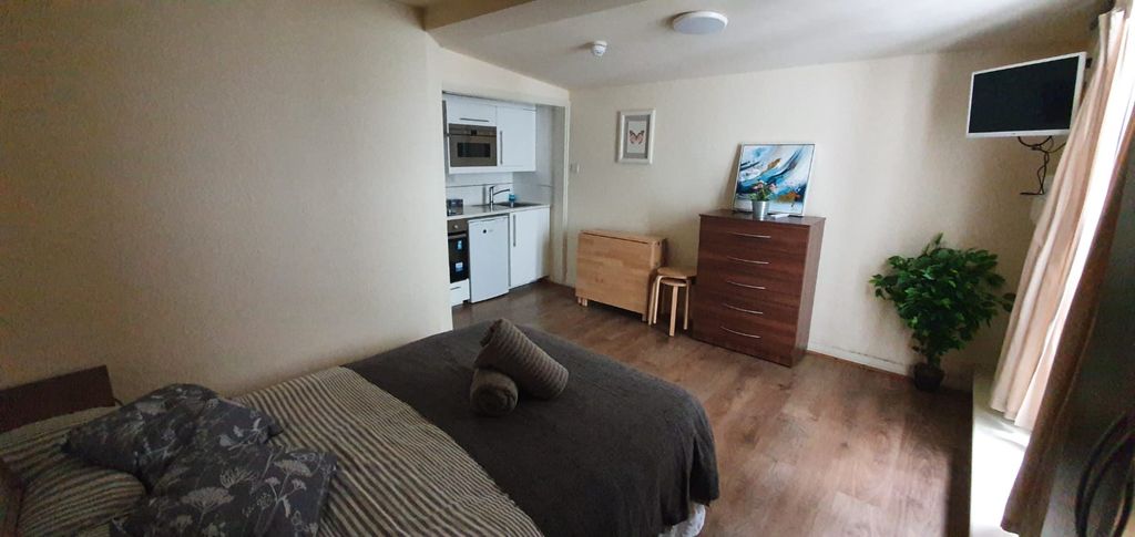 Property photo 2 of 3