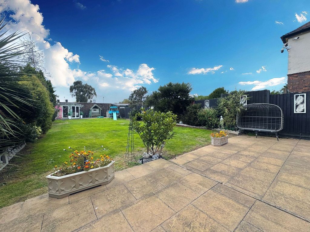 Property photo 2 of 30