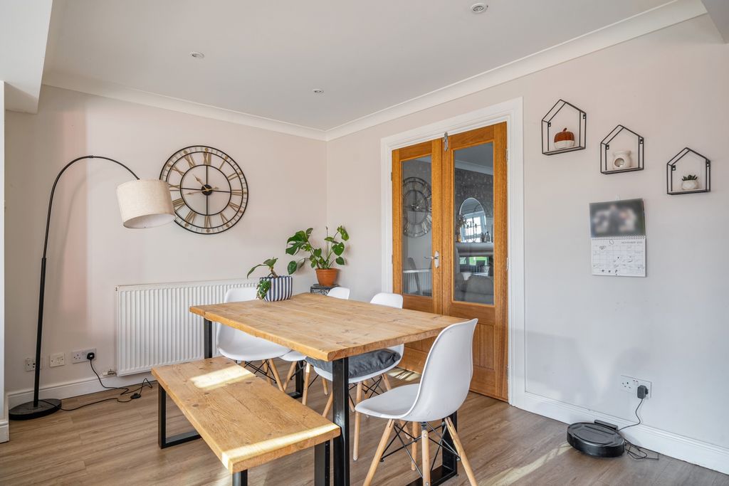 Property photo 3 of 22 1383373-13-692593A076952